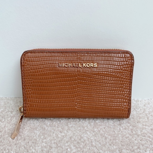 Micheal Kors wallet - Picture 3 of 16